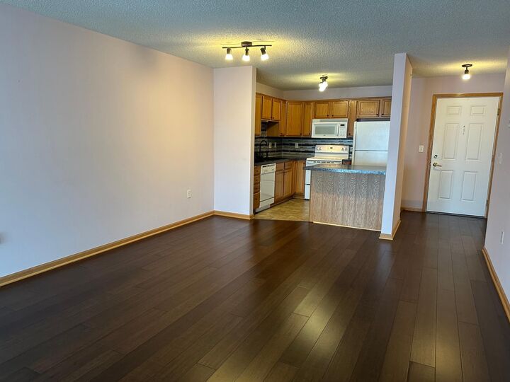 Property Photo: 2231 Penn Place 322 MN 55109