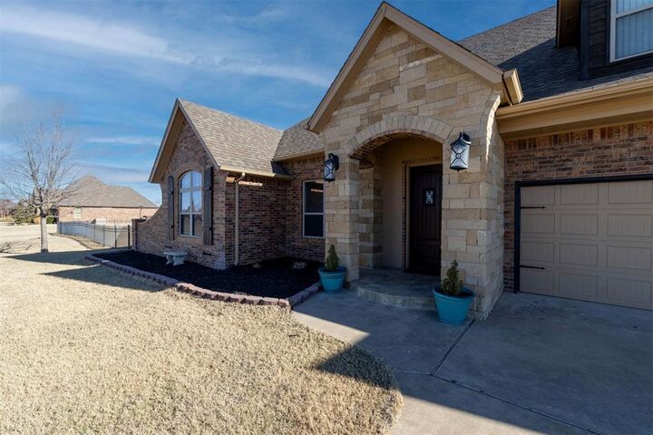 Property Photo:  8280 Prairie Ridge Road  OK 73099 