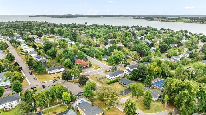 Property Photo: 7 Edinburgh Drive PE C1A 3E7