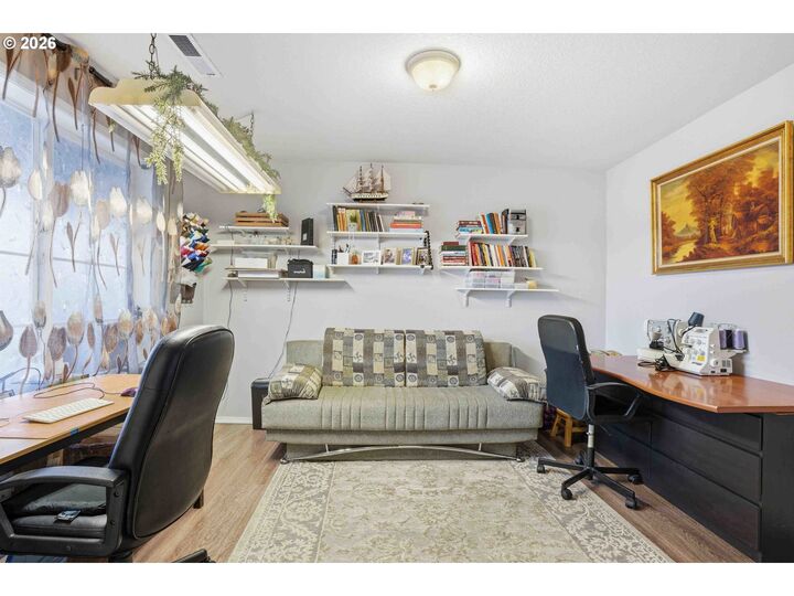 Property Photo: 2760 E McLoughlin Blvd WA 98661