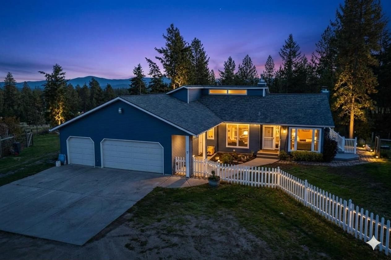 Property Photo:  5418 B S Wallbridge Rd 5418 S Wallbridge Rd  WA 99006 