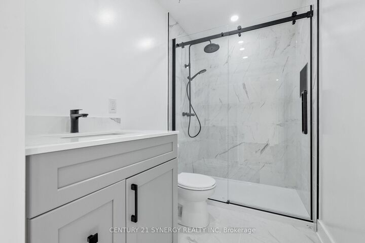 Property Photo:  598 Kirkwood Avenue 6  ON K1Z 5X4 