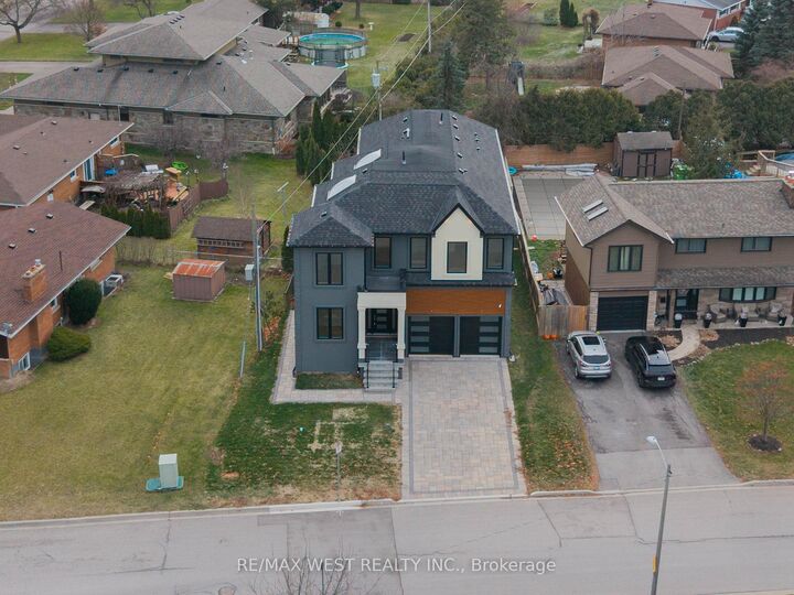 Property Photo: 185 Riverview Boulevard ON L2T 3M6