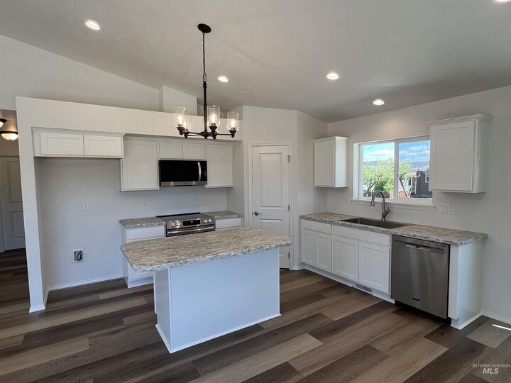 Property Photo:  1801 Clark Fork Ln  ID 83501 