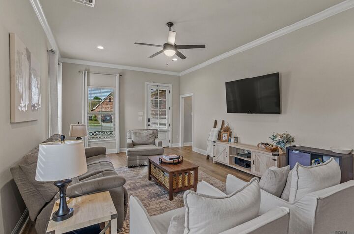 Property Photo:  16006 Knoll Creek Ave  LA 70817 