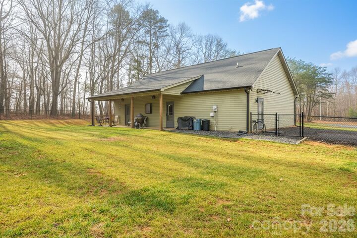Property Photo:  7124 Old Hickory Lane  NC 28033 