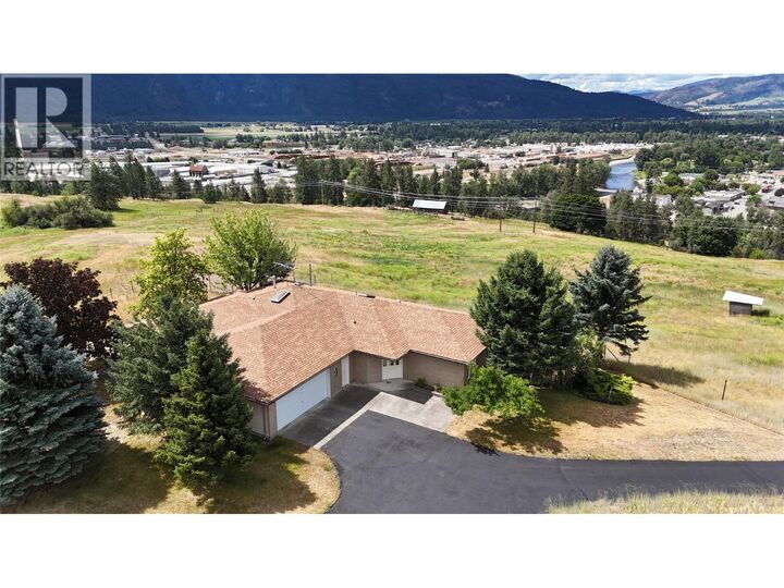 Property Photo: 210 Winnipeg Avenue BC V0H 1H0