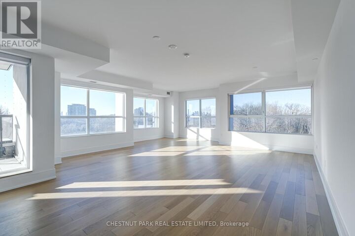 Property Photo:  10 Inn On The Park Drive 311  ON M3C 0P9 