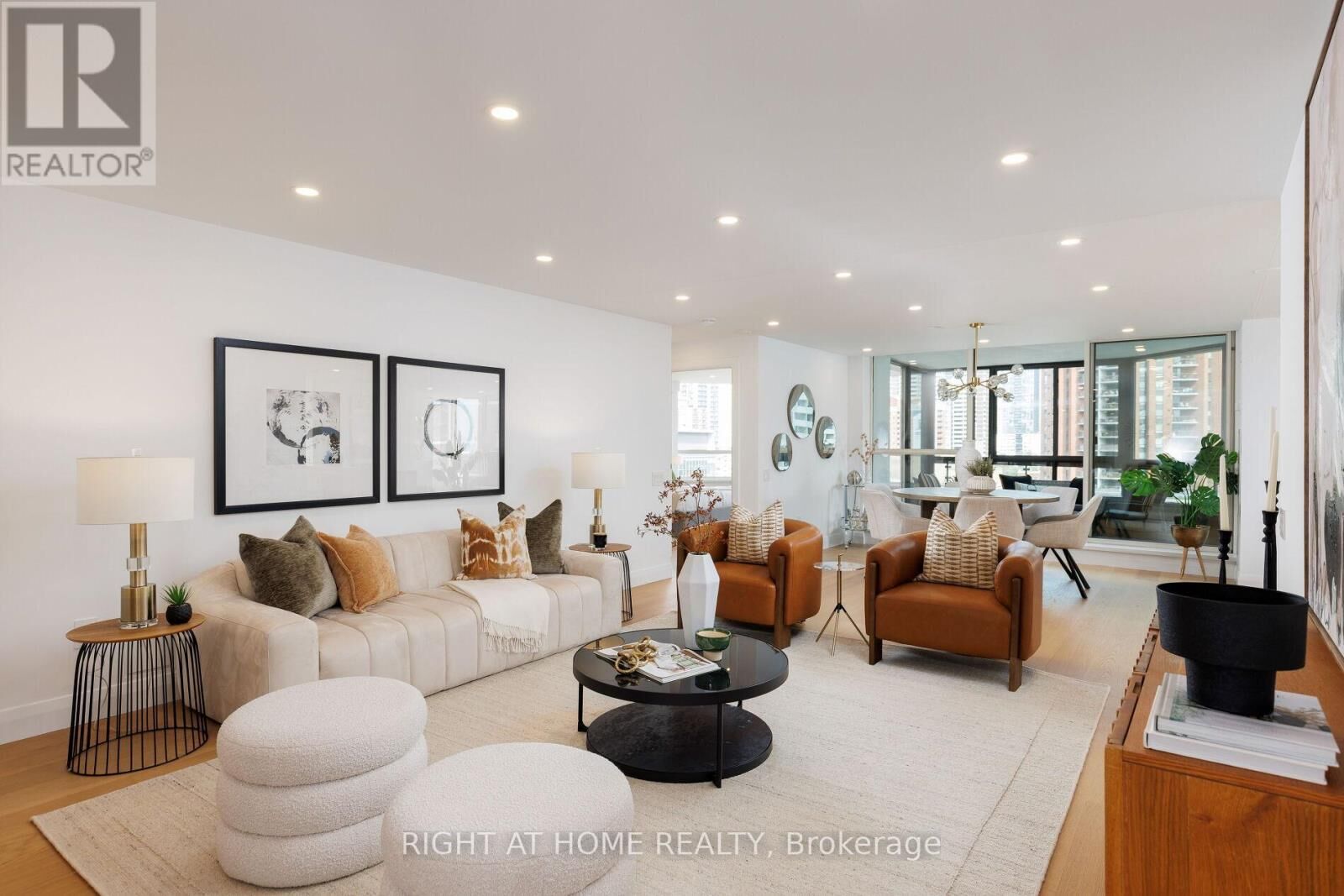 Property Photo:  130 Carlton Street East 1403  ON M5A 4K3 