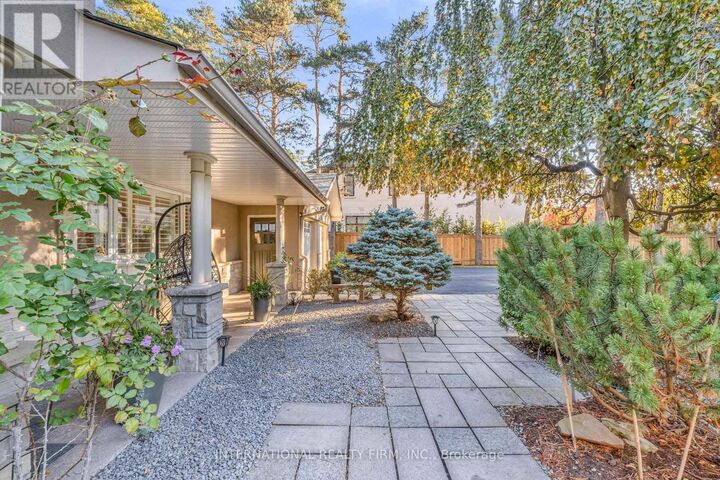 Property Photo:  1049 Indian Rd Road  ON L5H 1R6 