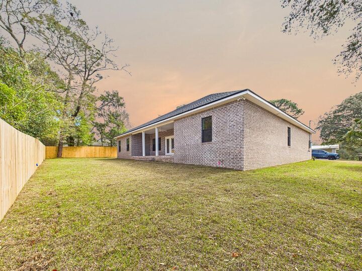 Property Photo:  324 Hillcrest Avenue  FL 32580 