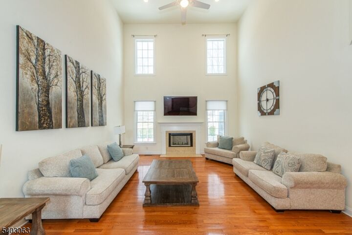 Property Photo:  14 Greenbriar Ct  NJ 07836 