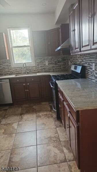 Property Photo: 549 Avenue NJ 07002