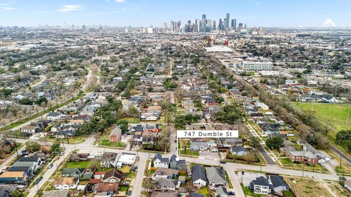 Property Photo:  747 Dumble Street  TX 77023 