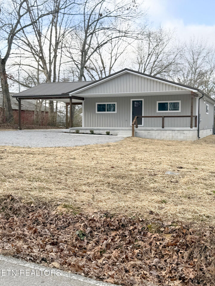 Property Photo: 484 Wells Rd TN 38555