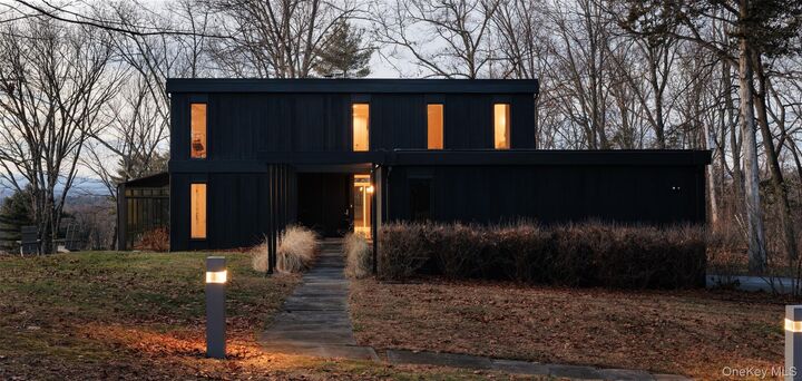 Property Photo:  110 Old Albany Post Road  NY 12572 