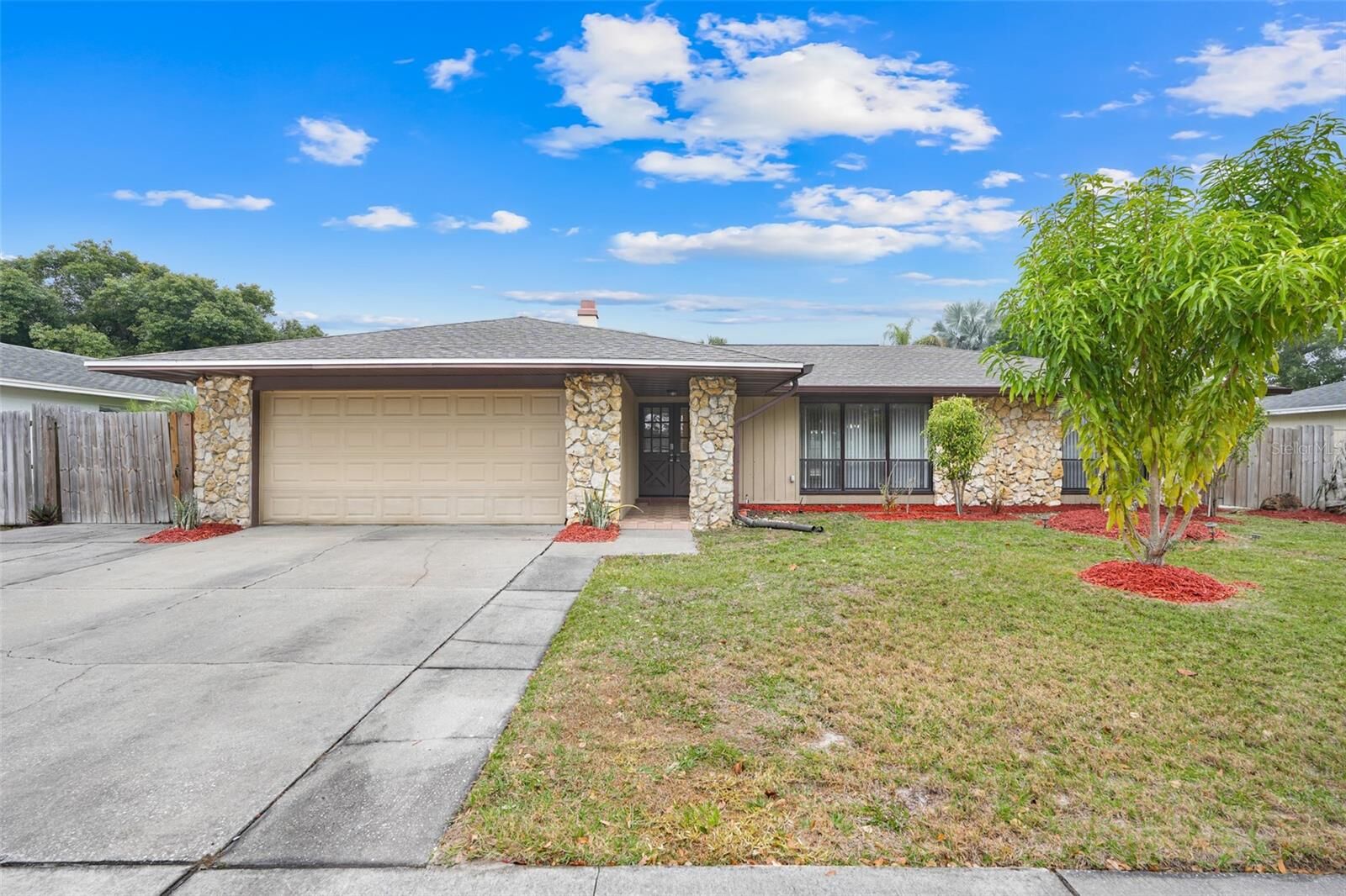 Property Photo: 1009 Terry Drive FL 32714