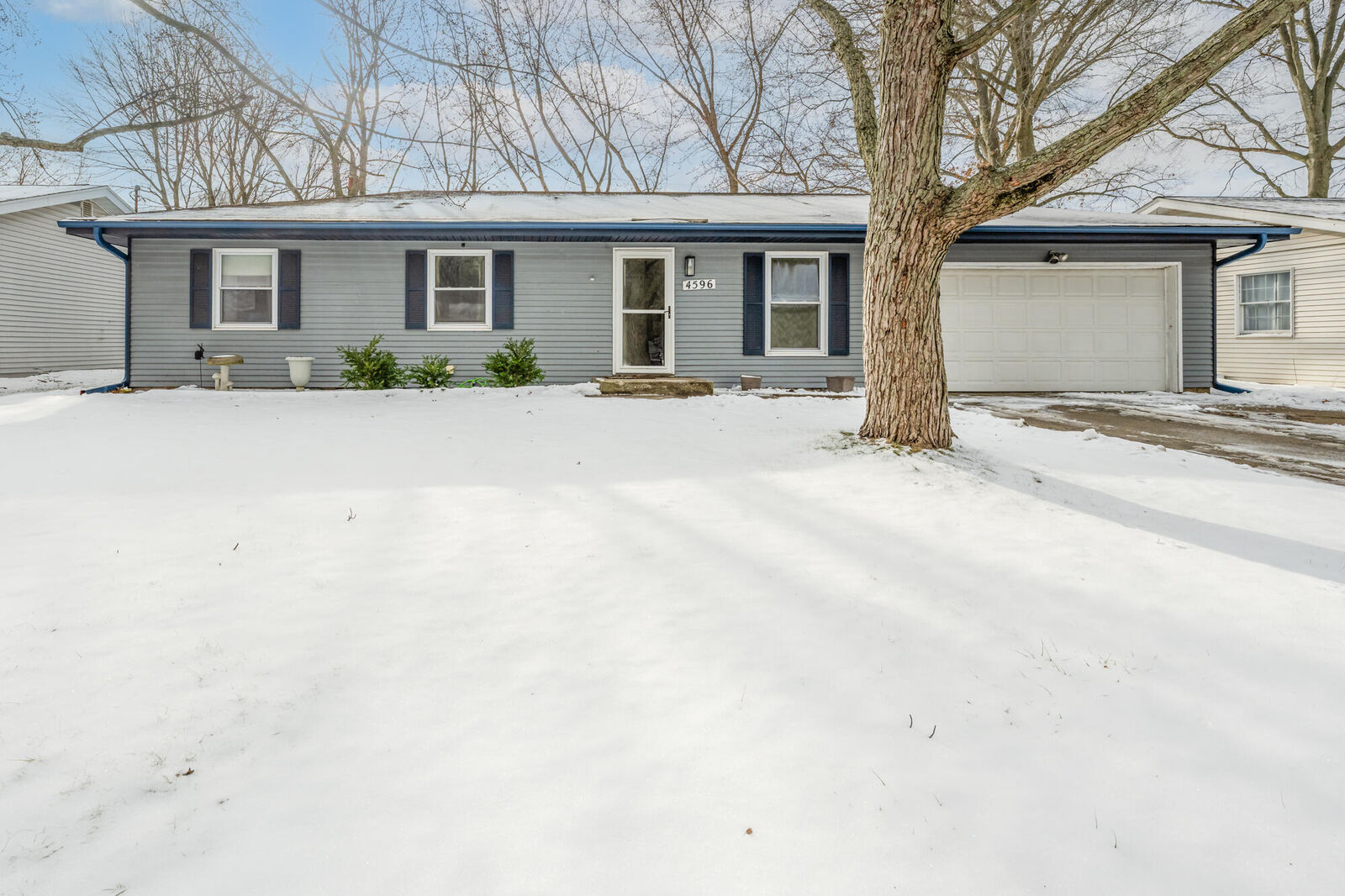 Property Photo:  4596 Vista Drive  MI 49106 