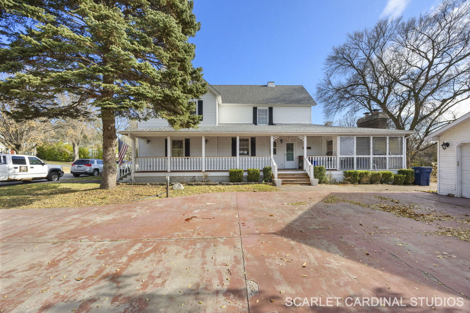 Property Photo: 27 E Jackson Street IL 60181