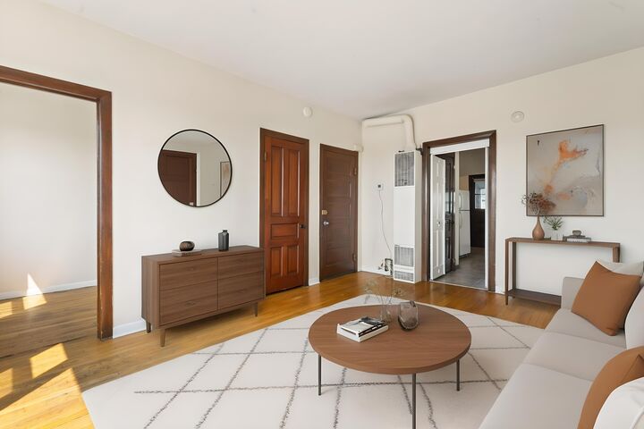 Property Photo: 3003 N Ashland Avenue 3 IL 60657