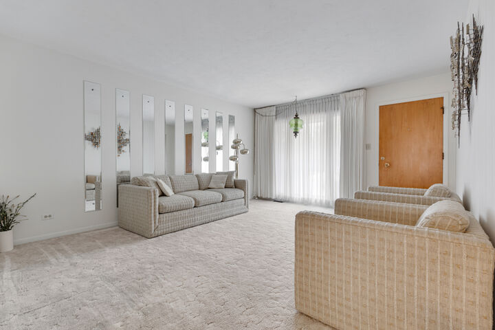 Property Photo:  851 Crest Avenue  IL 60007 