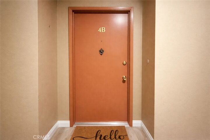 Property Photo:  140 Walnut Avenue 4B  CA 92103 