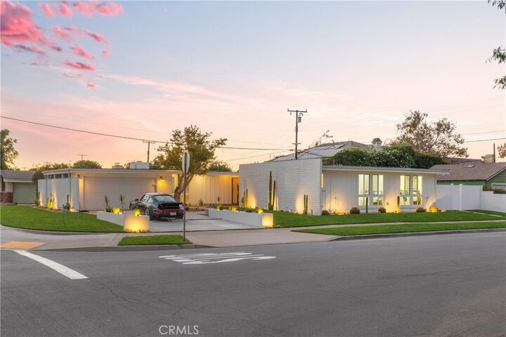 Property Photo:  3391 Rossmoor  CA 90720 