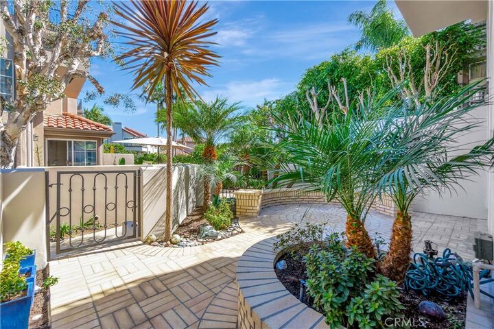 Property Photo:  19262 Seabrook Lane  CA 92648 