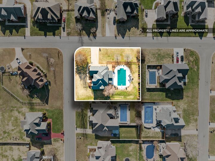 Property Photo:  879 Iron Wood Cir  TN 37043 