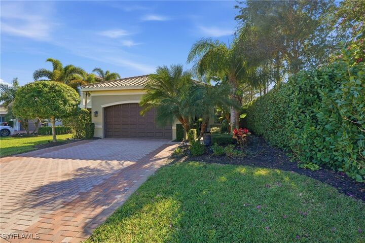 Property Photo:  4194 Amelia Way  FL 34119 