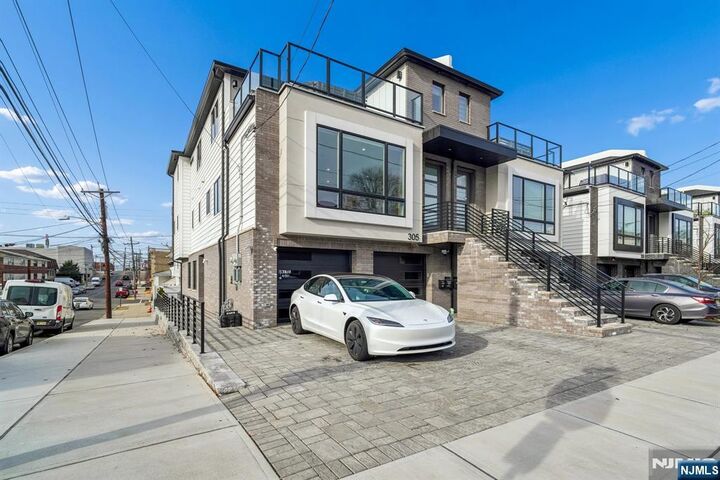 Property Photo:  305 8th Street 2  NJ 07022 