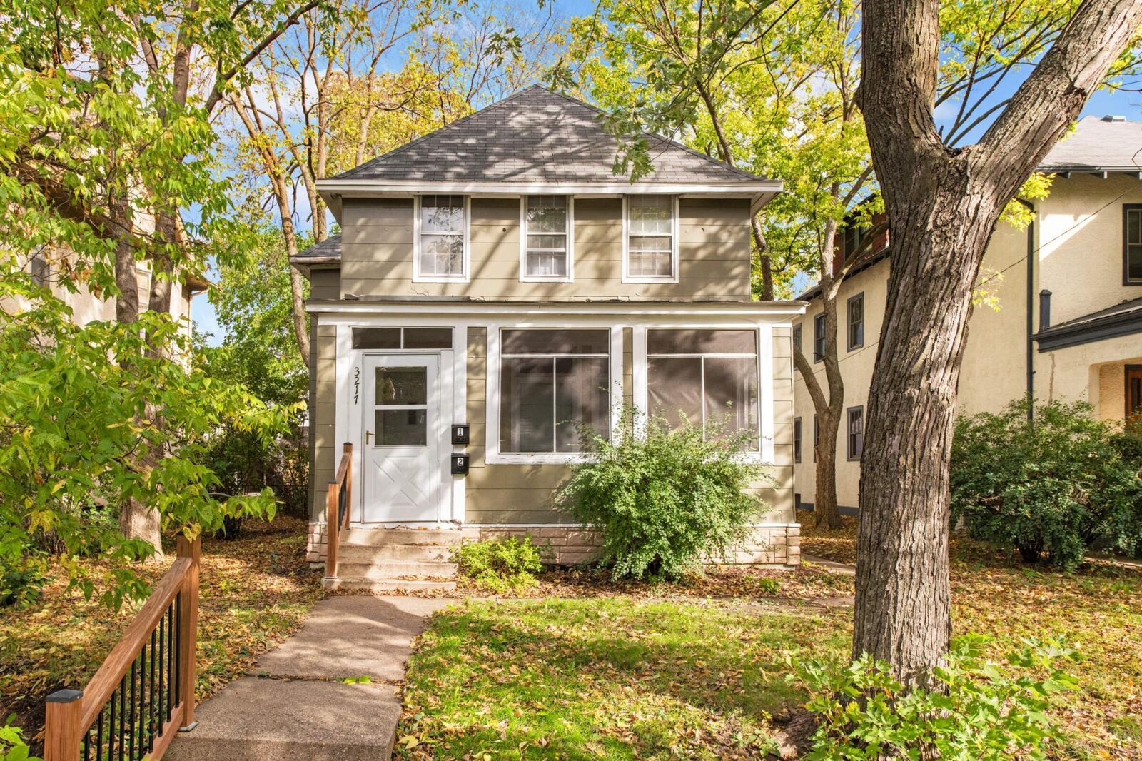Property Photo:  3217 Dupont Avenue S  MN 55408 