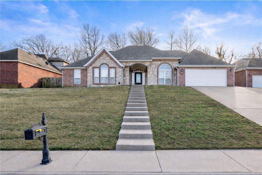 Property Photo:  507 E Andrew Avenue  AR 72764 