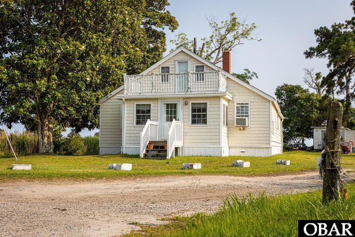 Property Photo: 1327 W Kitty Hawk Road NC 27949