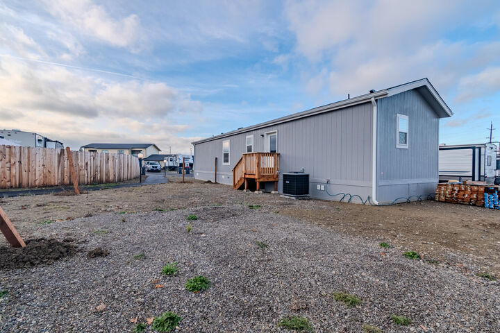 Property Photo:  4074 S Pacific Hwy Highway 10  OR 97501 