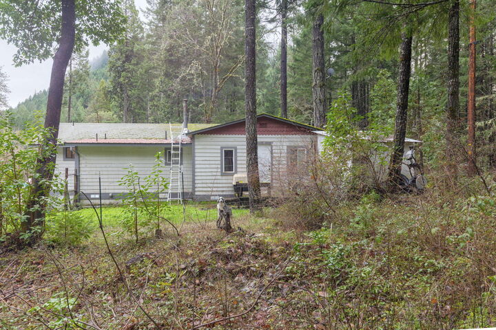 Property Photo:  1200 Lower Wolf Creek Road  OR 97497 