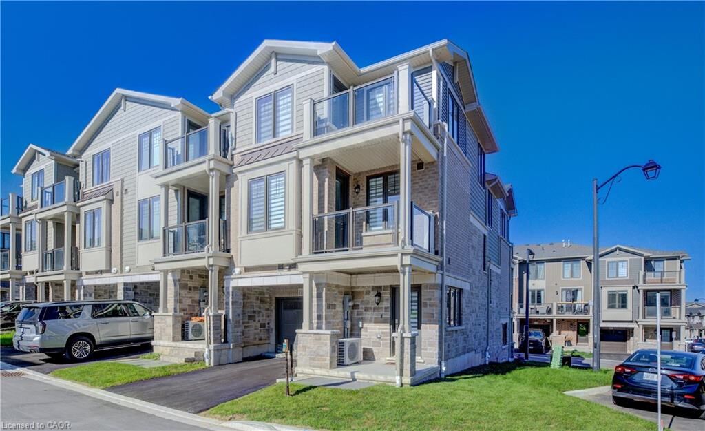 Property Photo:  10 Birmingham Drive 116  ON N1R 0C6 