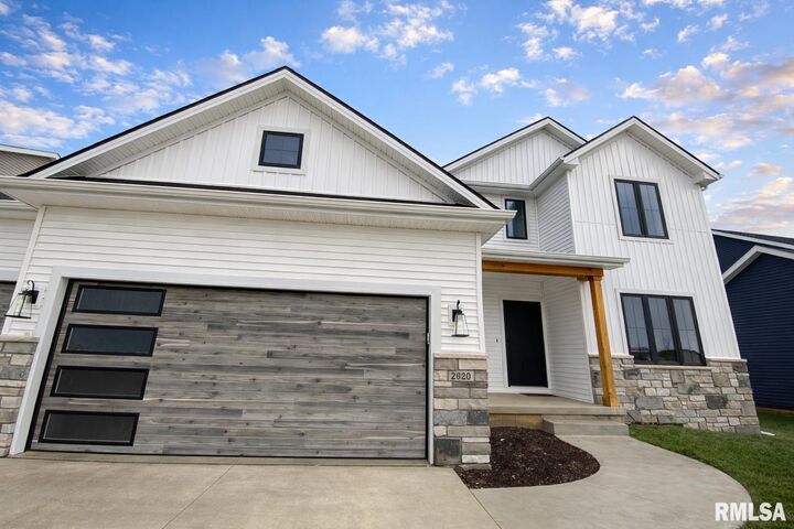 Property Photo:  2620 W Arden Way  IL 61525 