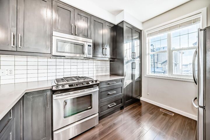 Property Photo:  35 Nolan Hill Boulevard  AB T3R 0S5 