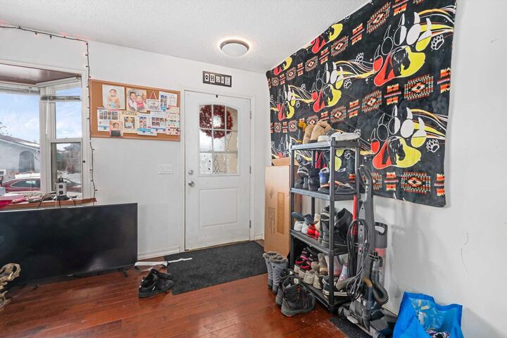 Property Photo:  268 Madeira Place NE  AB T2A 5T1 