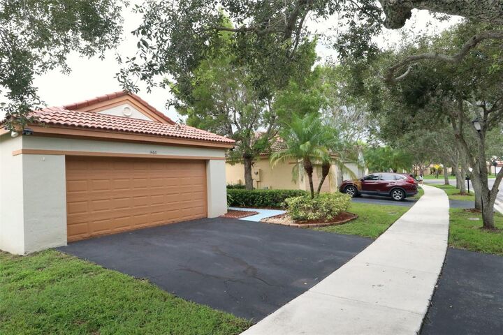 Property Photo:  1466 Mira Vista Circle  FL 33327 