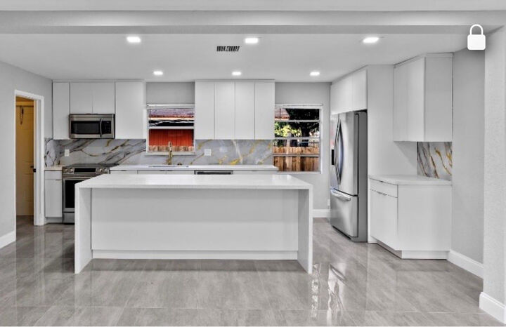 Property Photo:  800 NW 6th Avenue  FL 33060 