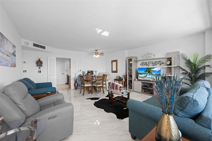 Property Photo:  3300 NE 36th Street 1711  FL 33308 