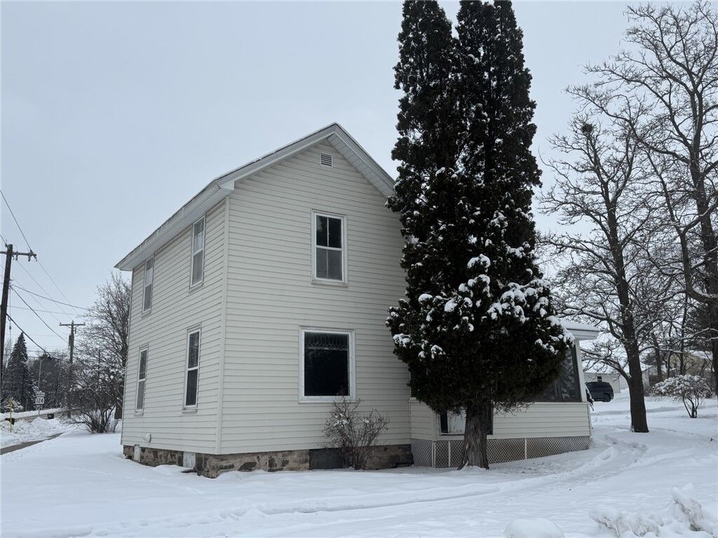 Property Photo: 803 Jefferson Avenue WI 54729