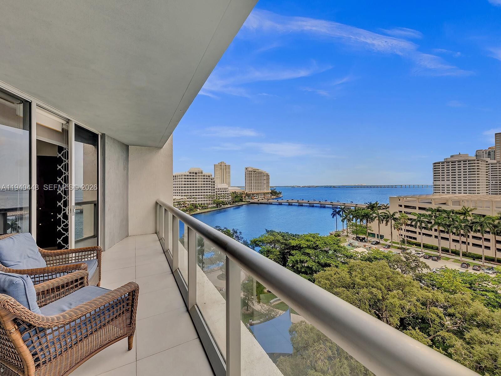 Property Photo:  495 Brickell Ave 1007  FL 33131 