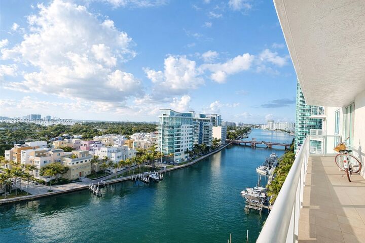 Property Photo:  5900 Collins Ave 1405  FL 33140 