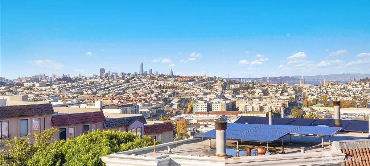 Property Photo: 52 Jennings Court CA 94124