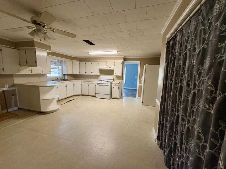 Property Photo:  321 W Lagrange Street W  LA 70605 