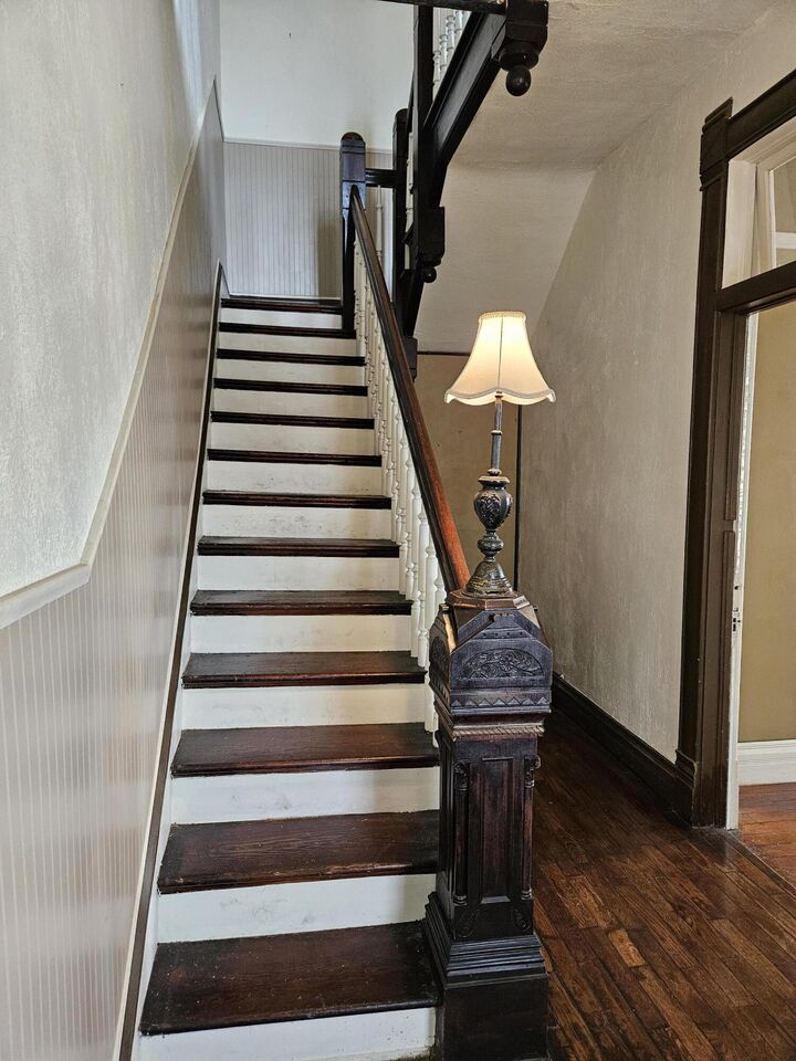 Property Photo:  405 College Street  MO 65712 