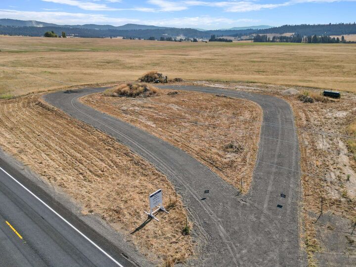 Property Photo: 8054 E Mt Spokane Park Dr WA 99021